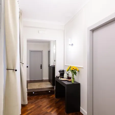 Konukevi Piazza Del Popolo Boutique 4*